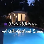 Tinyhouse Mit Pool, Outdoor Whirlpool Und Garten * Petershagen-Eggersdorf