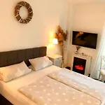 Tinyhouse Mit Pool, Outdoor Whirlpool Und Garten 펜션 *