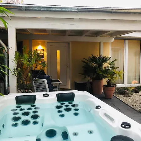 Tinyhouse Mit Pool, Outdoor Whirlpool Und Garten Ferienhaus Petershagen-Eggersdorf