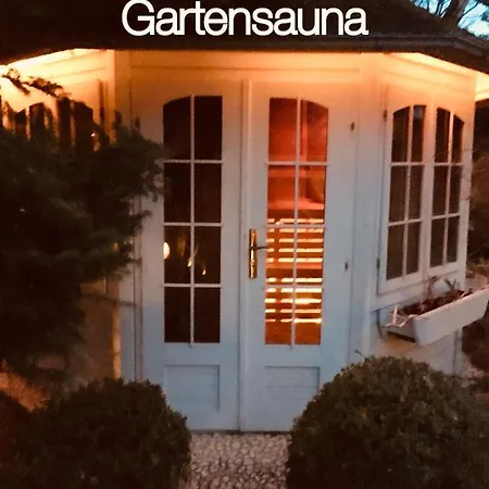 Tinyhouse Mit Pool, Outdoor Whirlpool Und Garten *