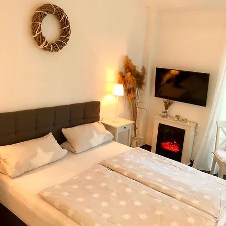 Tinyhouse Mit Pool, Outdoor Whirlpool Und Garten Dom wakacyjny *