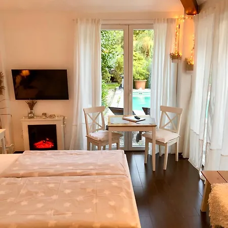 Tinyhouse Mit Pool, Outdoor Whirlpool Und Garten * Petershagen-Eggersdorf