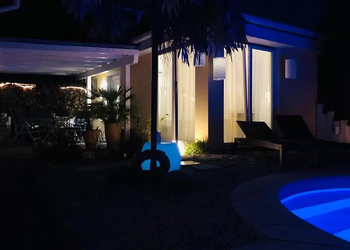 Сasa de vacaciones Tinyhouse Mit Pool, Outdoor Whirlpool Und Garten