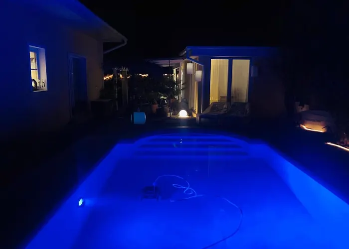 Сasa de vacaciones Tinyhouse Mit Pool, Outdoor Whirlpool Und Garten