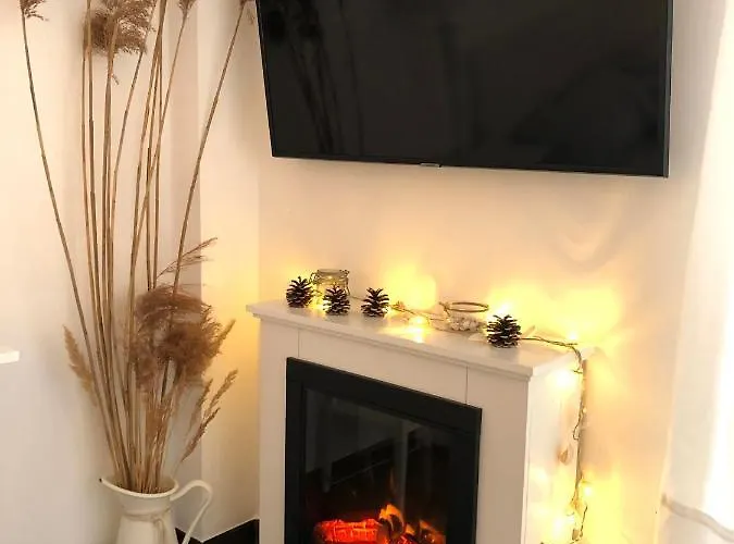 Tinyhouse Mit Pool, Outdoor Whirlpool Und Garten