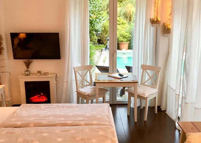 Tinyhouse Mit Pool, Outdoor Whirlpool Und Garten * Petershagen-Eggersdorf