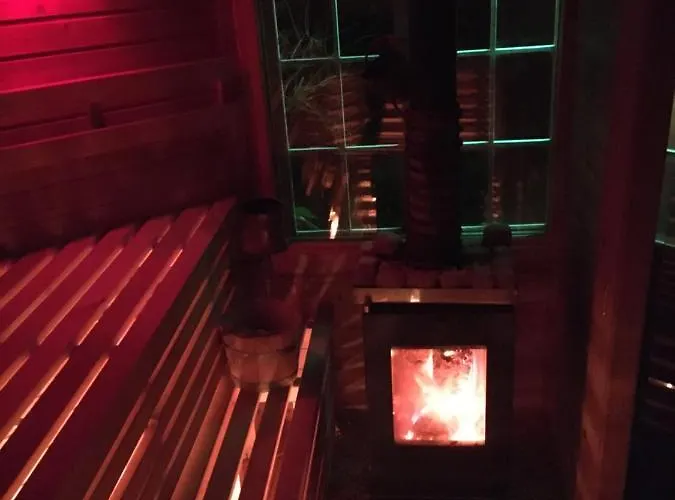 Tinyhouse Mit Pool, Outdoor Whirlpool Und Garten Сasa de vacaciones *